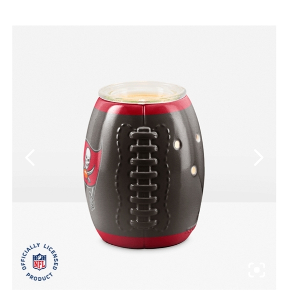 Scentsy Tampa Bay Buccaneers NFL Wax Warmer NEW IN BOX - Picture 2 of 5